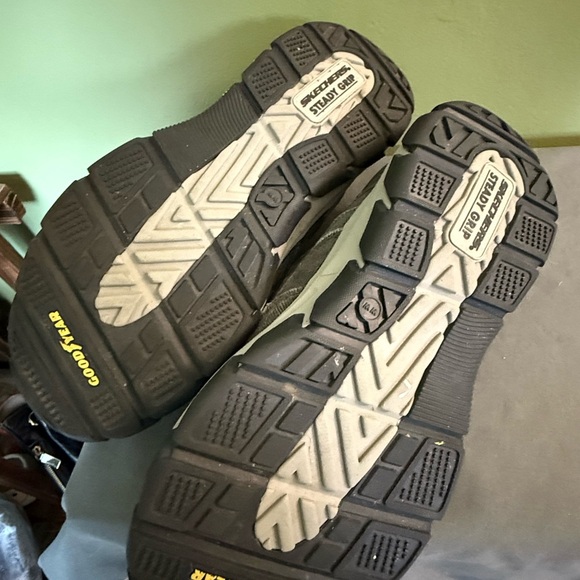 Skechers Men's Sz 9.5 Steady Grip Slip Ins Hands-Free Cayson Loafers Relaxed Fit - Picture 4 of 10